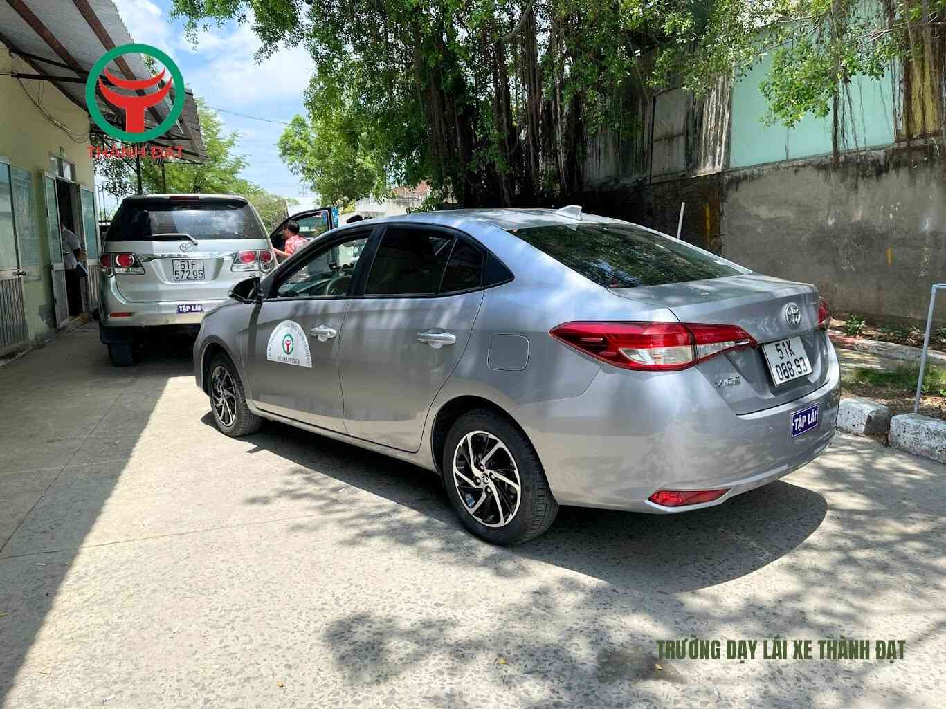 trường dạy lái xe ở hóc môn